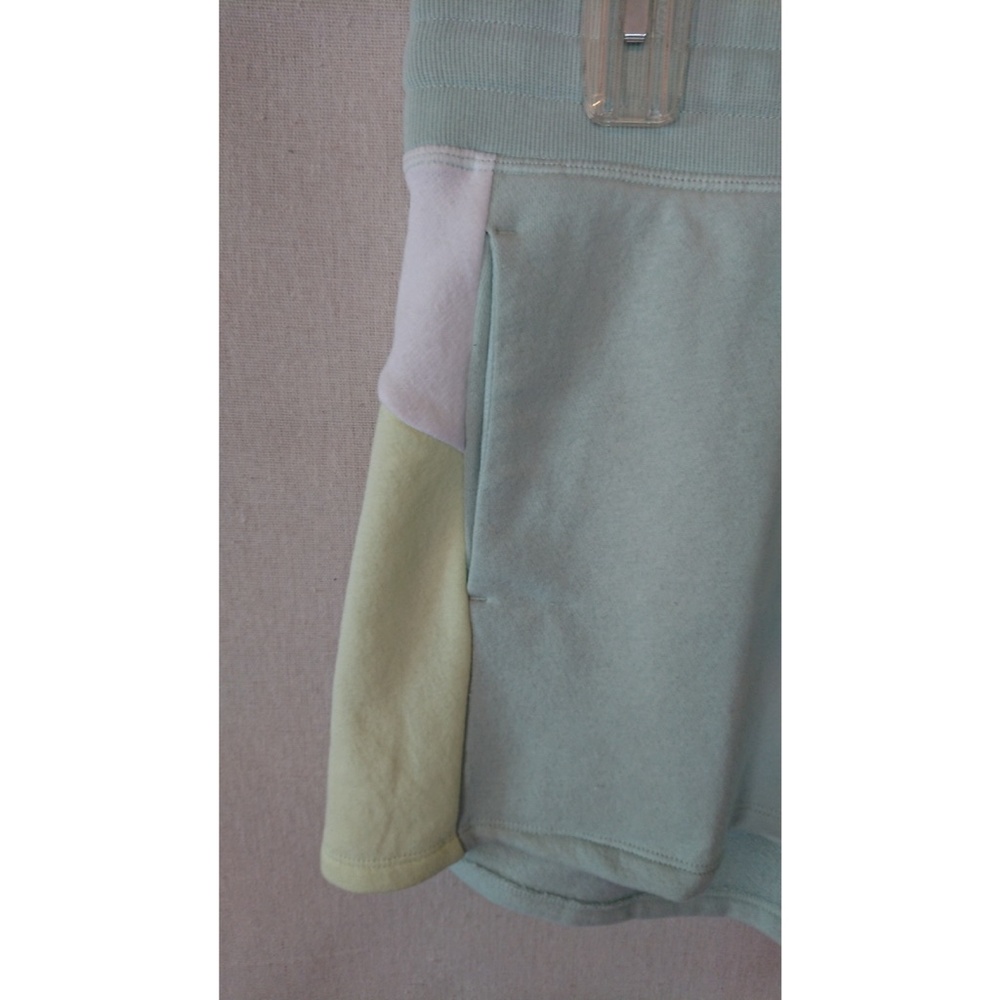 Super Soft Reebok Colorblock Shorts - Picture 2 of 4